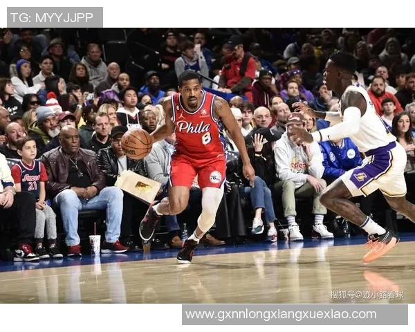 自己都乐了！步行者沃克中距离高高弹起出屏幕外又落筐