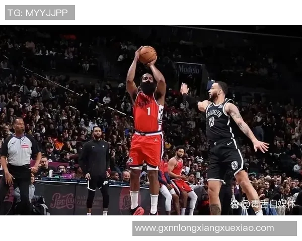 快船失去哈登影响显著，两战合计惨败对手33分 三分命中率低迷成为关键